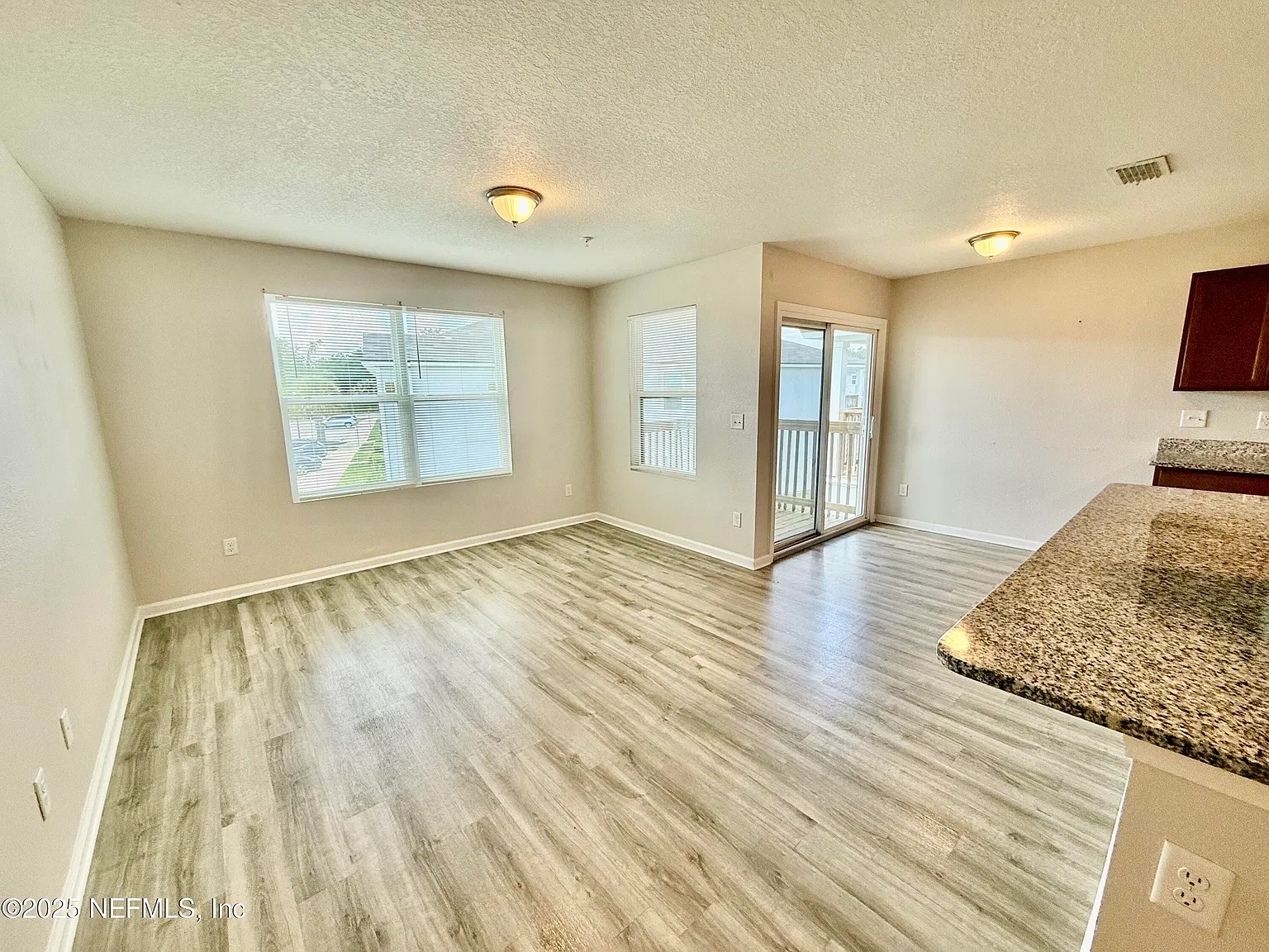 8 bed, 2.0 bath, 4766 sqft, $1,375 — Photo 4