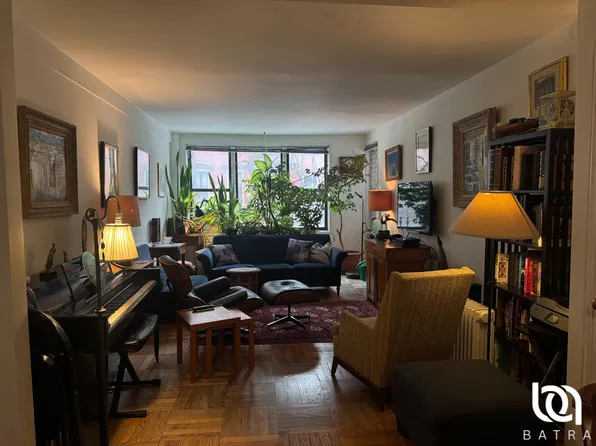 211 East 18th Street image 1 of 12