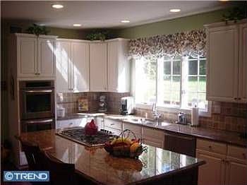 4th image of 147 Pembrooke Cir