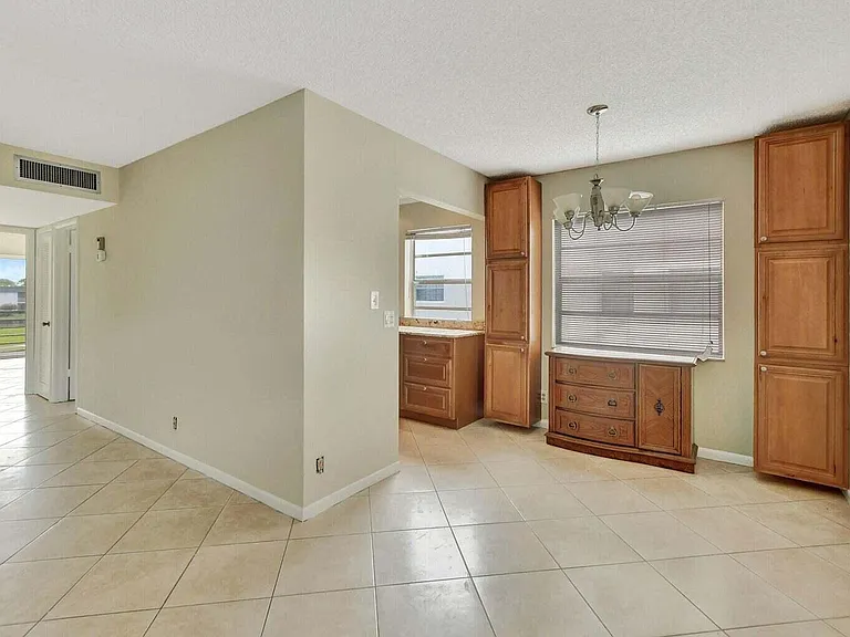 187 Normandy Ln #D — Photo 10