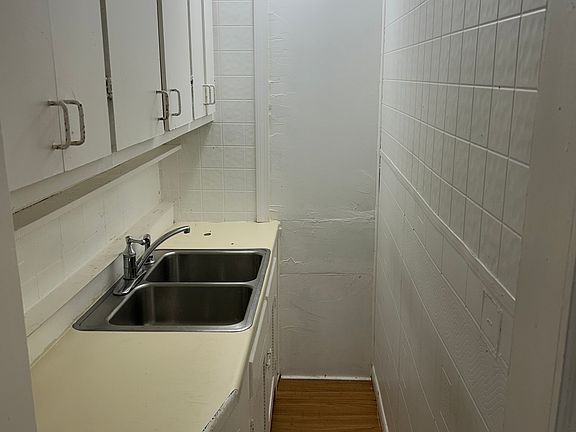 2nd image of 89 Ward St APT 1