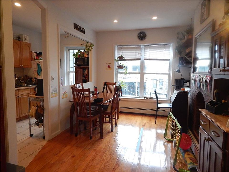 1st image of 376 12th St #3
