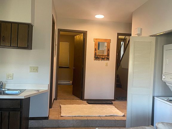 3rd image of 76 Cove Blvd #E1