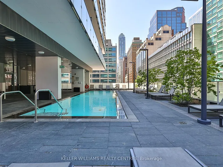 25 Richmond St E #704 — Photo 33