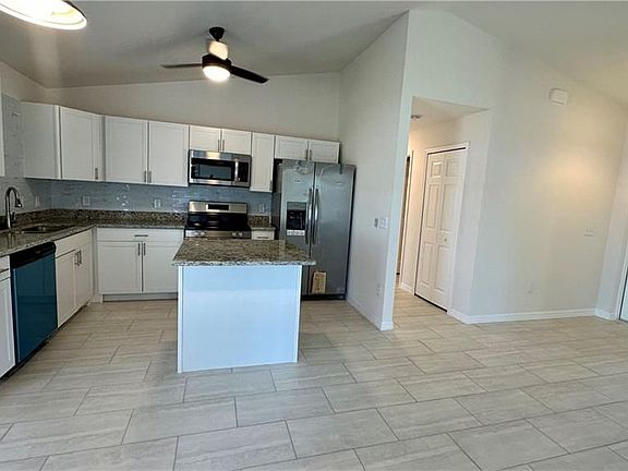4th image of 1105 NE 6th Pl