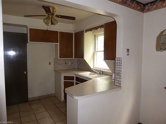 3rd image of 5131 E 126th St