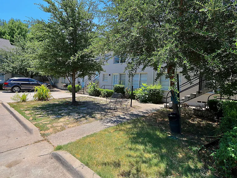 6202 Gaston Ave — Photo 6