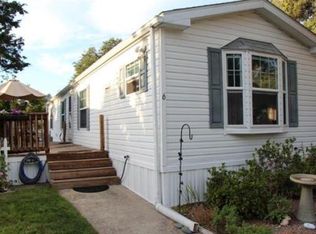 6 5th Ave, Pocasset, MA 02559