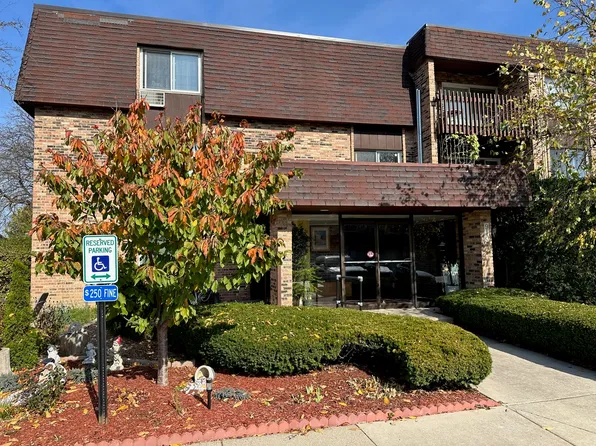 910 E Old Willow Rd APT 307, Prospect Heights, IL 60070
