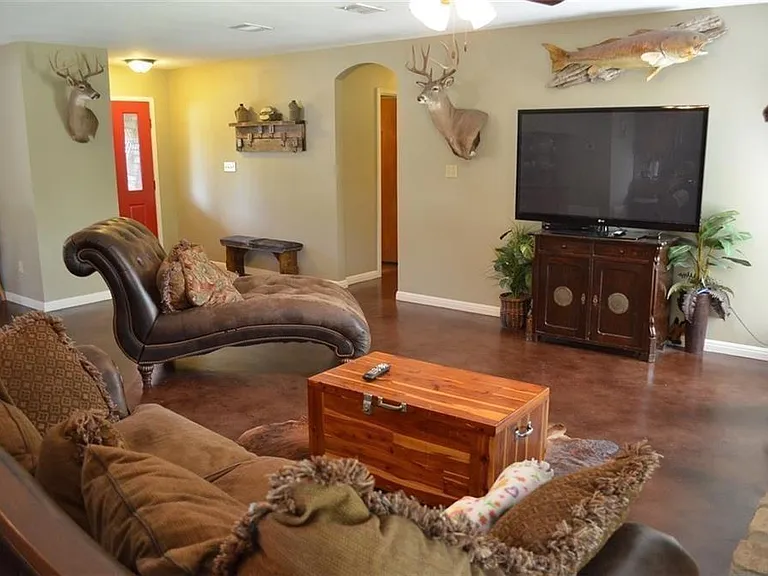 696 Hill Country Trl — Photo 11