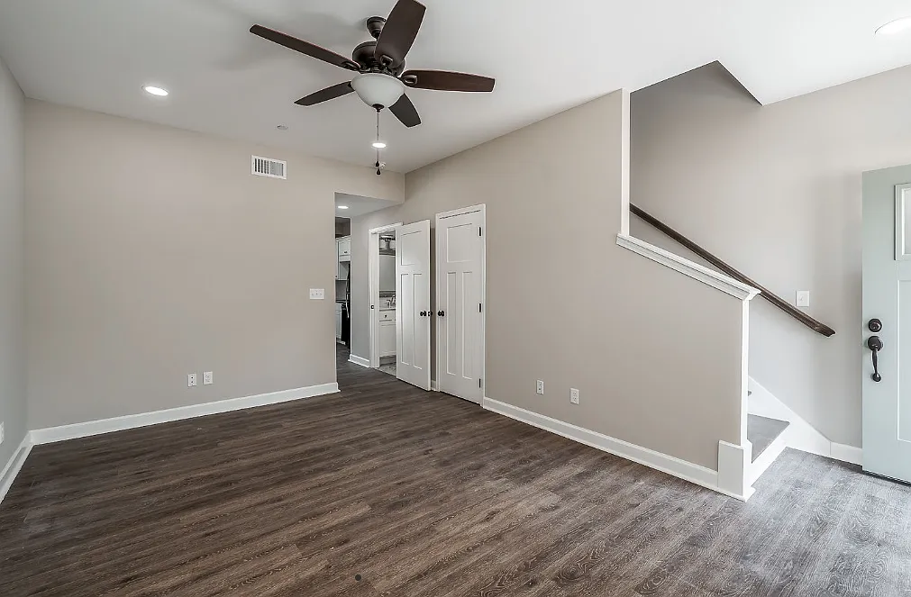 2 bed, 2.5 bath, 1050 sqft, $1,350 — Photo 3