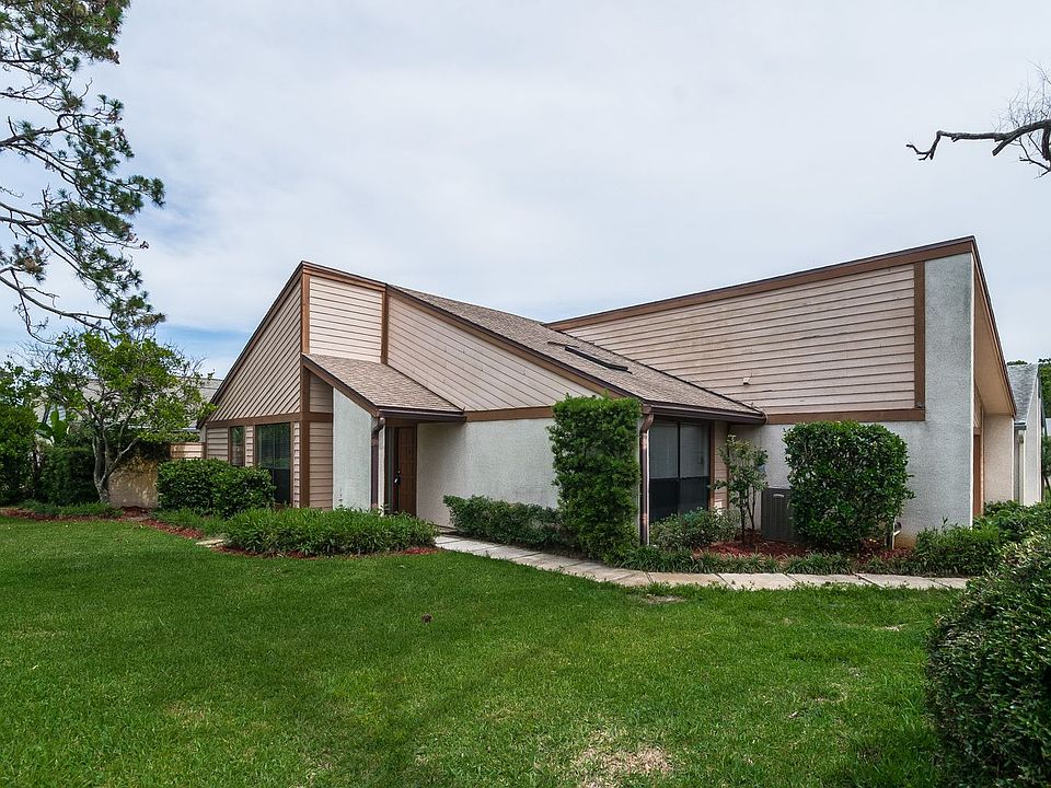 1st image of 2716 Versailles Ct