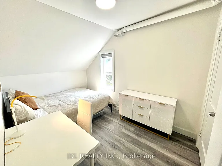 5 Sorauren Ave #7 — Photo 41