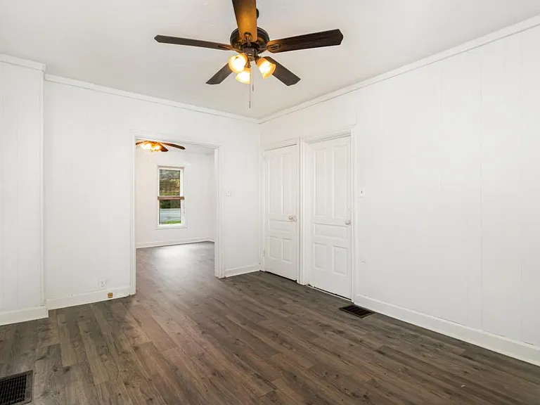 215 Pine Grove Rd — Photo 6