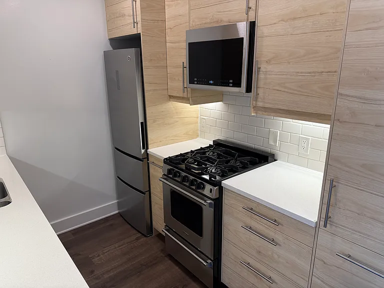 1011 Linden Ave #9 — Photo 4