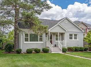 1665 Orchard Ln, Northfield, IL 60093