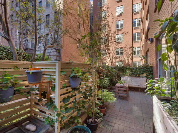 736 West 187th Street image 4 of 14