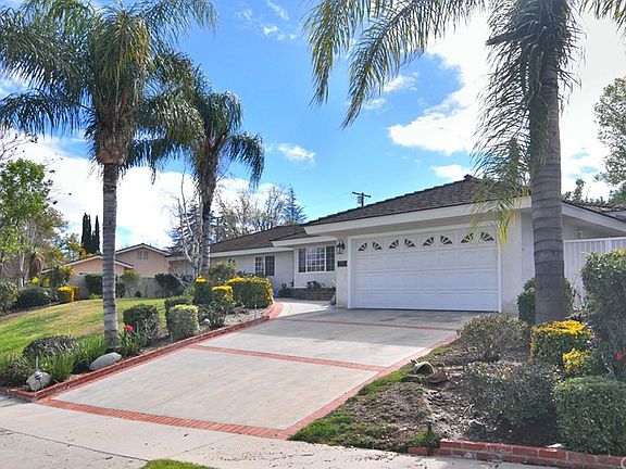 3rd image of 23944 Crosson Dr