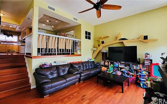 3rd image of 1134 San Gabriel Blvd