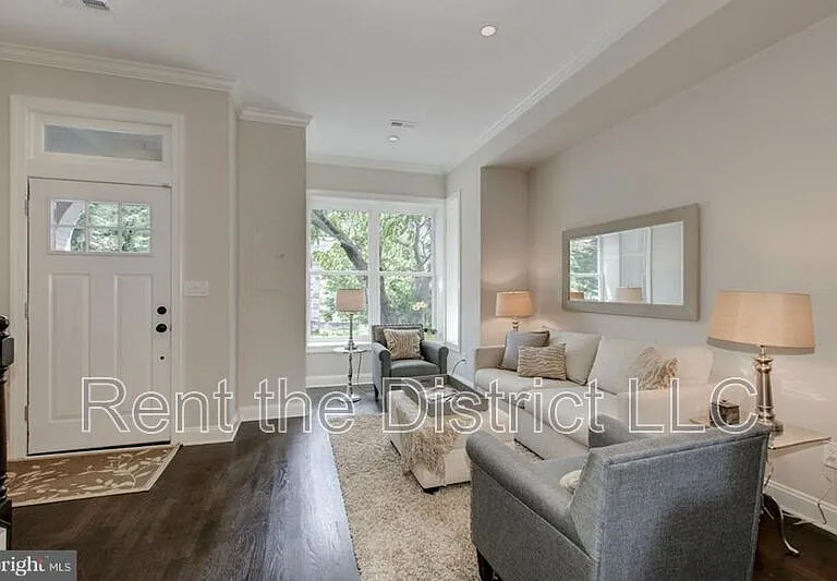 15 Q St NW #A — Photo 2