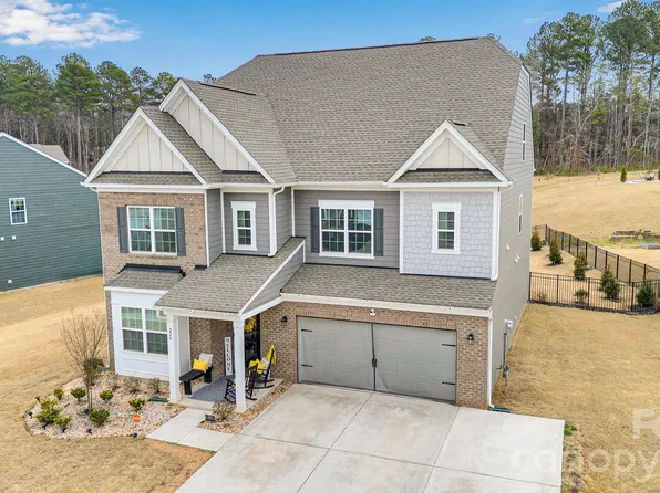 224 Hamptons Cove Rd, Troutman, NC 28166
