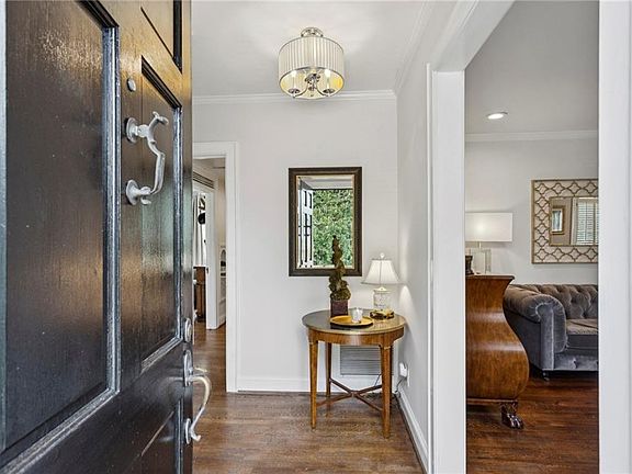 3rd image of 1819 Greystone Rd NW