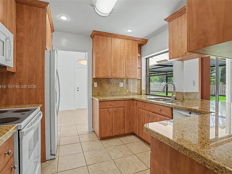 10711 SW 116th Ave — Photo 6