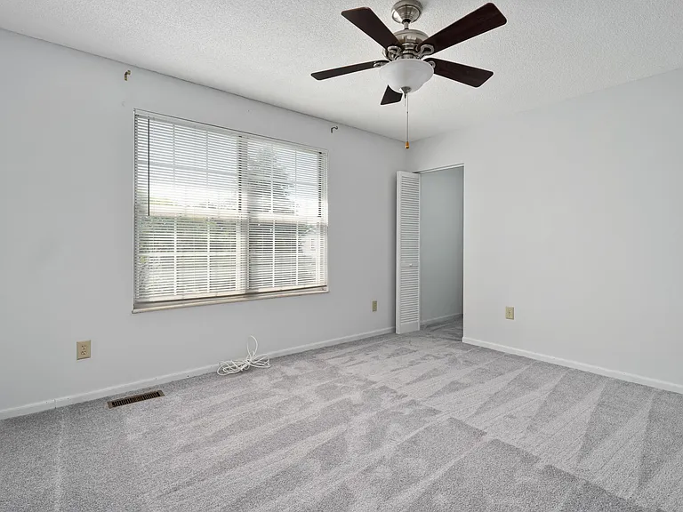 1697 Jupiter Ave — Photo 18