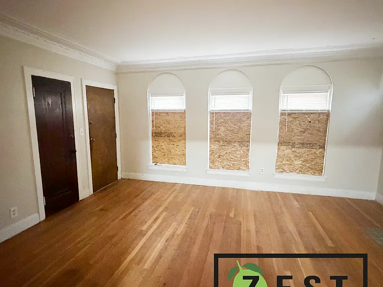 4336 & 4338 W Buena Vista St — Photo 2
