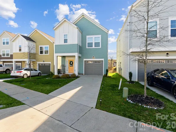 9022 Henry Thoreau Rd, Charlotte, NC 28214