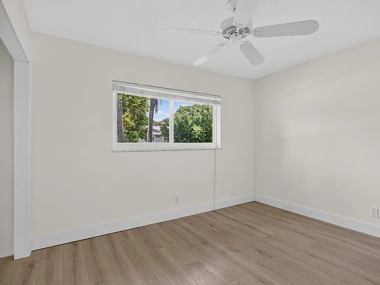 6410 NW 34th Ave — Photo 25