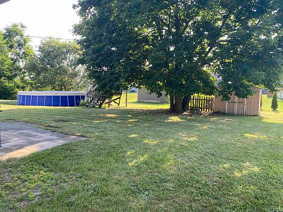 5th image of 1032 N Hemlock Rd