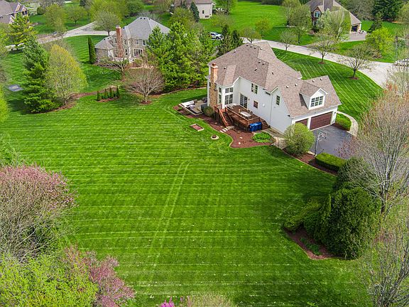 3rd image of 39W480 Abbey Glen Ct