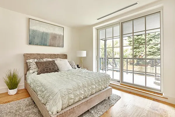 Sold by Bold New York | media 14