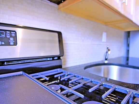 4th image of 192 Bradhurst Ave APT 36