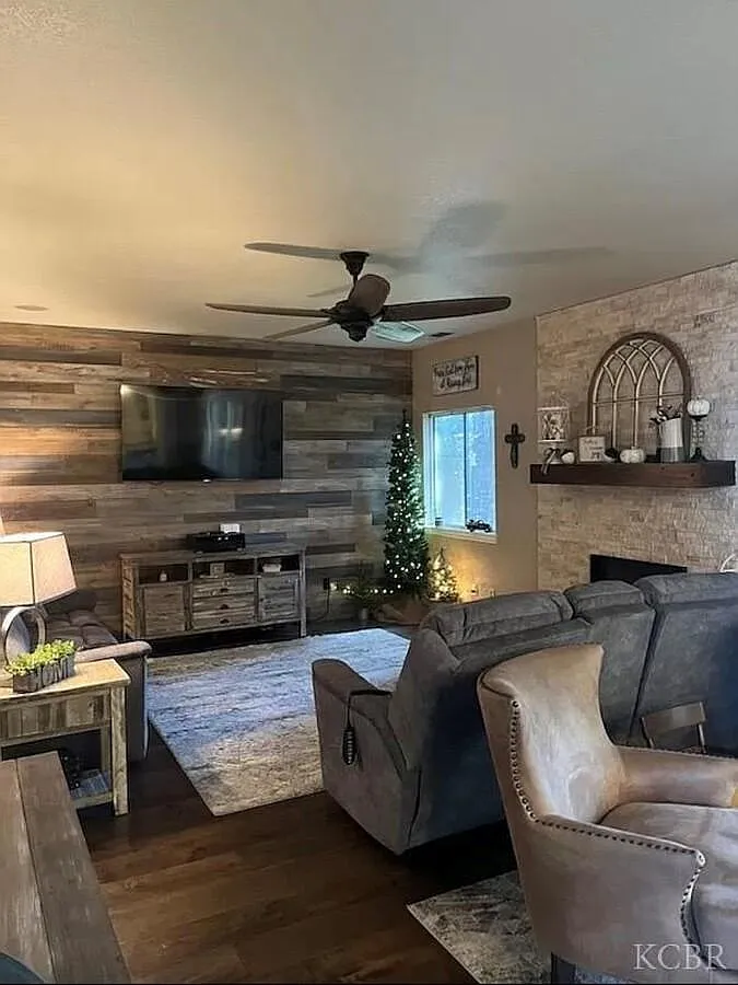 4 bed, 1887 sqft, $3,000 — Photo 3