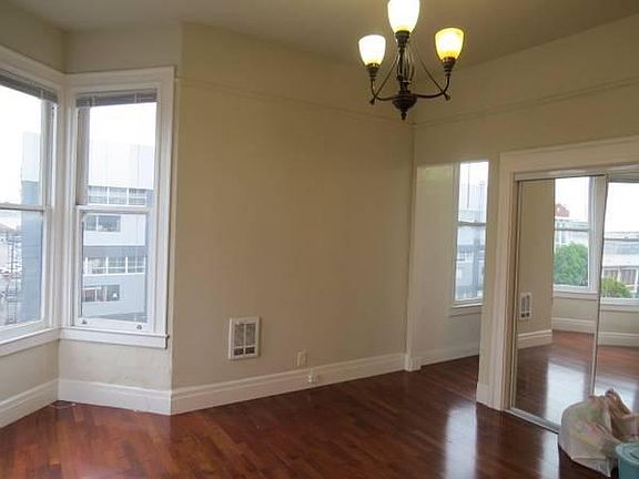 5th image of 711 22nd St #12