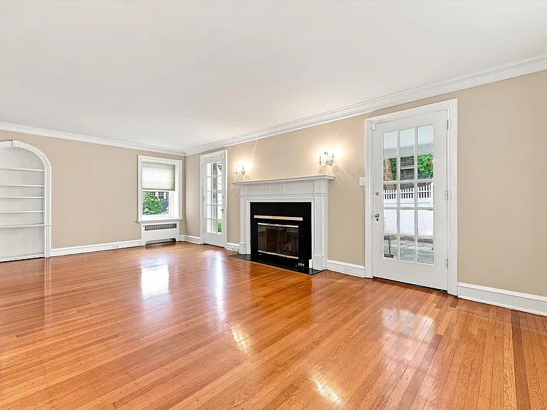 1356 Arbordale Rd — Photo 4