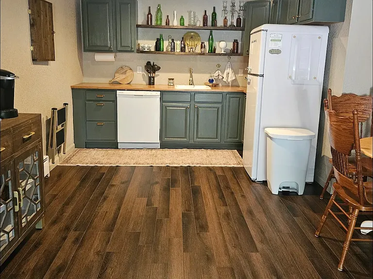 590 Ponderosa Ln #B — Photo 3