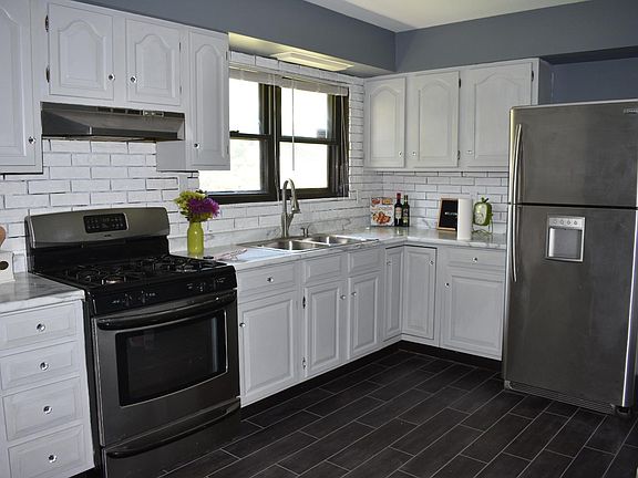 2nd image of 10518 Scotland Dr