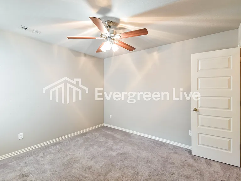 2100 N Wakefield St — Photo 8