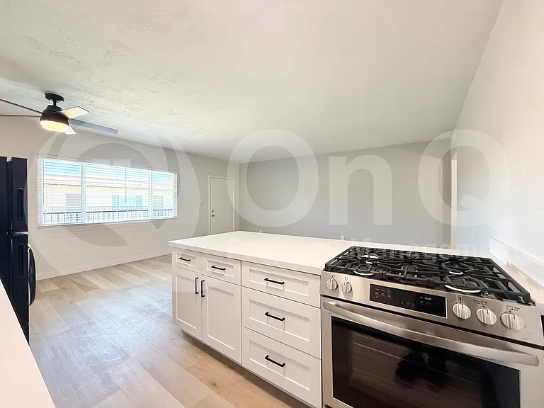 25 E Eva St #14 — Photo 7