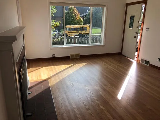 8024 Green Lake Dr N — Photo 8