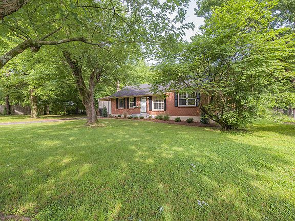 3rd image of 117 Glenmont Dr
