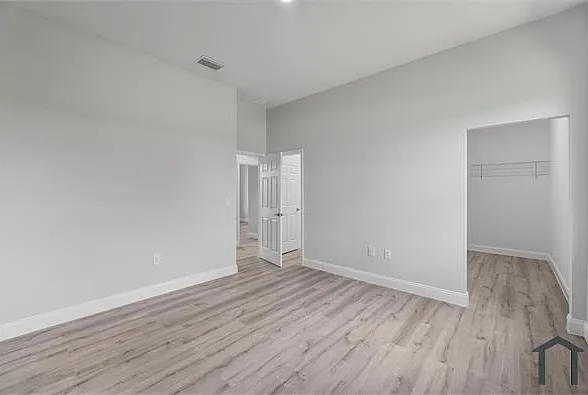 556 Sherwood Ave S — Photo 14