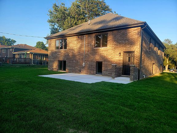 5th image of 10230 S 83rd Ct