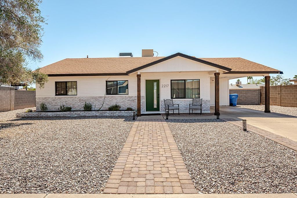 2217 W Michigan Ave - Property Image
