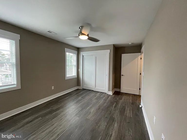 307 Charles St — Photo 11