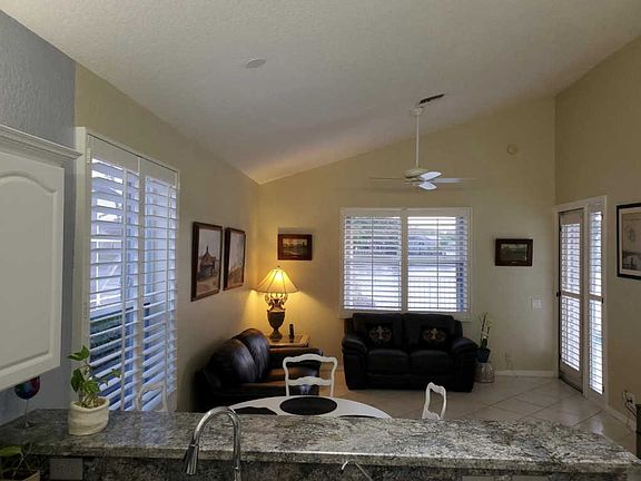 4th image of 6522 NW 80th Dr