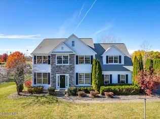 5 Parkway Cir, Ballston Lake, NY 12019